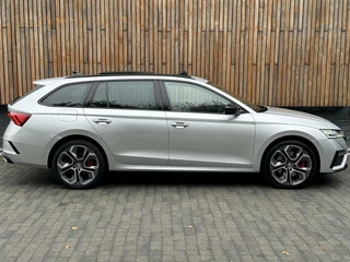 Škoda Octavia Skoda Octavia Combi 1.4 TSI RS iV PHEV Panoramadak | Head-up display | Achteruitrijcamera | Matrix LED | Stoel en stuurverwarming | Cruise control adaptief | Parkeersensoren voor en achter - afbeelding nr 33