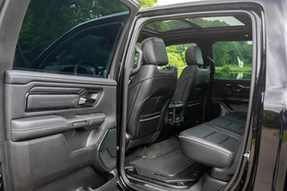 Dodge Ram 1500 Dodge Ram 1500 4X4 5.7 V8 4x4 Crew Cab|LPG|BTW|1ste Eig|Limited Night Edition|Etorque|Pano|Luchtvering|Trekhaak|Full Option - afbeelding nr 37