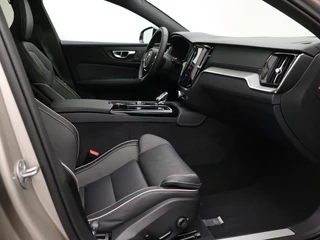 Volvo V60 Volvo V60 T6 PLUG-IN HYBRID LONG RANGE ULTIMATE DARK 19INCH FULL-LED H/K A - afbeelding nr 39