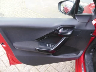 Peugeot 208 Peugeot 208 1.2 PureTech Signature Staat in DE KRIM - afbeelding nr 8