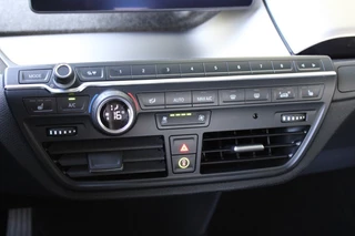 BMW i3 BMW i3 120Ah 42kWh automaat ECC/camera/cruise/DAB/navi/Harman Kardon/Stoelverw - afbeelding nr 11