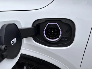Ford Kuga Ford Kuga 2.5 PHEV ST-Line X 225pk | Black Pack | Adaptive cruise control | Winter Pack | BTW verrekenbaar | 20 inch velgen |  Rode Remklauwen | Zwart dak + Spiegels - afbeelding nr 13