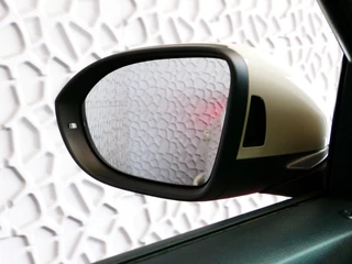 Volkswagen T-Roc Volkswagen T-Roc 1.5 TSI 150PK R-LINE EVO IQ LIGHT ALCANTARA ELEK.KLEP CARPLAY STOEL/STUUR VERW. 18