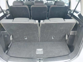 Volkswagen Touran Volkswagen Touran 1.5 TSI Comfortline 7p, airco,cruise,navigatie,app connect,wegklapbare trekhaak,parkeersensoren, - afbeelding nr 9