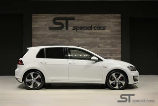 Volkswagen Golf Volkswagen Golf 2.0 TSI GTI Performance|Pano| Leder| Harman Kardon - afbeelding nr 2