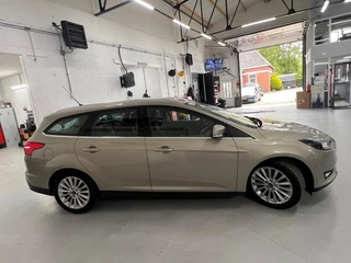 Ford Focus Ford Focus 1.0 ECOB. First Edition, Schuif/kantel, PDC, NAVI, Trekhaak - afbeelding nr 6