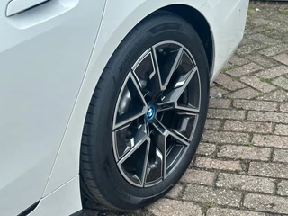 BMW i4 BMW I4 EDrive40 84 kWh M Sport 50 Jahre 5d PANO - afbeelding nr 34