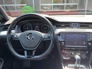 Volkswagen Passat Volkswagen Passat Variant 1.4 TSI DSG GTE PANO-DAK/LEDER/TREKHAAK/360CAMERA/AMBIENTE+ - afbeelding nr 13