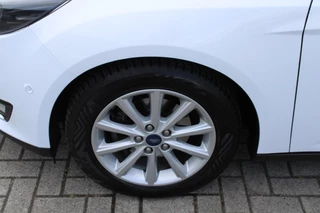 Ford Focus Ford Focus Wagon 1.0 EcoBoost Titanium | Navigatie | Climate Control | Cruise Control | Lichtmetalen Velgen | Voorruitverwarming - afbeelding nr 30