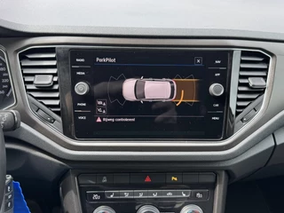 Volkswagen T-Roc Volkswagen T-ROC 1.5 TSI Sport Led Adaptive cruise Climate control Navigatie Pdc voor+achter DAB - afbeelding nr 29