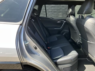 Toyota RAV4 Toyota RAV4 2.5 Hybrid AWD Bi-Tone AUT. | 1e eigenaar | 360 gr. camera | navigatie | panoramadak | JBL audio | rij assistentie - afbeelding nr 22