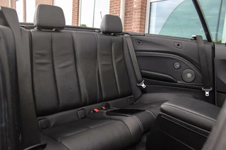BMW 2 Serie ➡️ BMW 2-serie Cabrio 218i F23 Executive | 2e eigenaar | Origineel | Sportstoelen | Stoelverwarming | DAB | Harman-kardon | Stuurverwarming | PDC | Cruise control | Climate control | - afbeelding nr 18