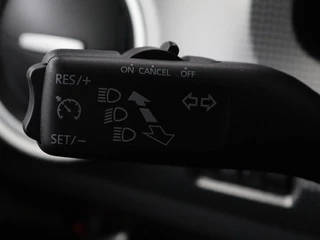 Volkswagen up! Volkswagen Up! 1.0 BMT high up! | Cruise control | Airco |  Bleutooth | LMV 15 inch | Parkeersensoren achter | Radio | LED dagrijverlichting - afbeelding nr 12