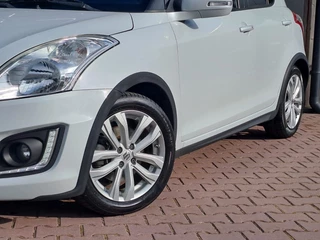 Suzuki Swift Suzuki Swift 1.2 Exclusive EASSS | Airco | Cruise | Keyless | Stoelverwarming | LMV | - afbeelding nr 33
