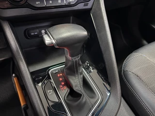 Kia Niro Kia Niro 1.6 GDI Hybrid Navigatie Half Leder Climat Cruise Apple/ Android - afbeelding nr 4