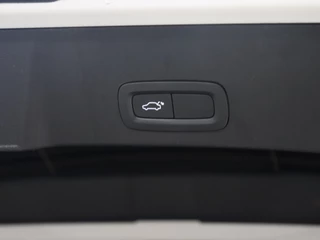 Volvo XC40 Volvo XC40 1.5 T5 Twin Engine Momentum Pro [APPLE CARPLAY, DIGITAL DASH, CRUISE CONTROL,  SCHUIFKANTELDAK, STUURVERWARMING, STOELVERWARMING V+A,  PDC ACHTER,  ELEKTRISCHE ACHTERKLEP, NAVIGATIE, NIEUWSTAAT] - afbeelding nr 18