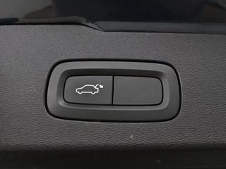 Volvo V60 Volvo V60 2.0 D4 Momentum | 1e eigenaar | Panoramadak |  Leder | Trekhaak | Stoelverwarming | Carplay | Navigatie | Full LED - afbeelding nr 25
