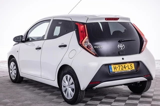 Toyota Aygo Toyota Aygo 1.0 VVT-i x-fun 5-drs | AIRCO | BLUETOOTH - afbeelding nr 2