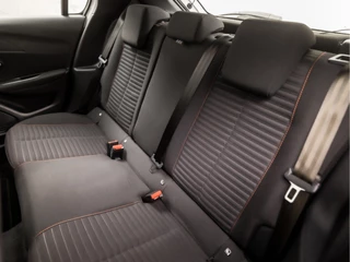 Peugeot 208 (APPLE CARPLAY, GROOT NAVI, PARKEERSENSOREN, SPORTSTOELEN, LANE ASSIST, NIEUWE APK, NIEUWSTAAT) - afbeelding nr 14