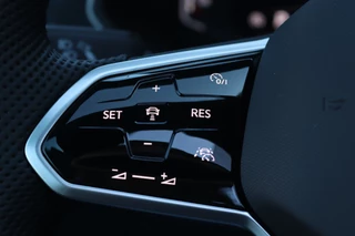 Volkswagen Tiguan Pano/IQ.Light/DCC/Keyless/Camera/Dodehoek/20