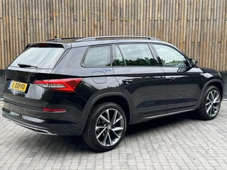 Škoda Kodiaq Skoda Kodiaq 1.5 TSI Sportline Automaat | Trekhaak uitklapbaar | Navigatiesysteem | Stoelverwarming | Stuurverwarming | Getint glas | Cruise control | 20 inch lichtmetalen velgen | Achteruitrijcamera | Parkeersensoren voor en achter - afbeelding nr 2