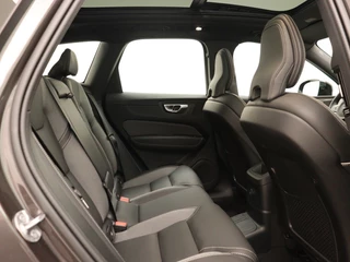 Volvo XC60 Volvo XC60 T6 PLUG-IN HYBRID PLUS DARK SCHUIFDAK CAMERA HARMAN KARDON ACC B - afbeelding nr 35