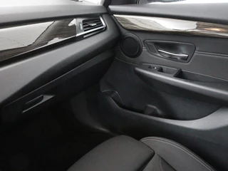 BMW 2 Serie BMW 2-serie Active Tourer 218d | Panoramadak | Sportstoelen | Trekhaak |  Full LED | Climate control | Parkeerhulp | Cruise control | Bluetooth - afbeelding nr 23