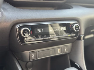 Toyota Yaris Head-up display, JBL, Dodehoekdetectie, PDC V + A , All-in Rijklaarprijs - afbeelding nr 34