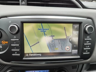 Toyota Yaris Toyota Yaris 1.5 VVT-i Active | Navi | Cruise Control | Achteruitrijcamera - afbeelding nr 16