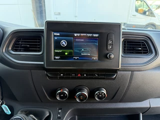 Renault Master Renault Master T35 2.3 dCi 180PK **Fabrieksgrantie tot 04-2026** L2H2 Dubbele Cabine Airco Cruise Control Trekhaak Camera APK to 4-2027 - afbeelding nr 16