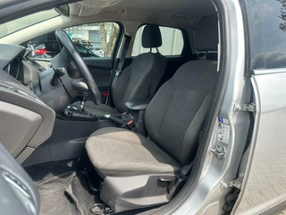 Ford Focus Ford Focus Wagon 1.5 Titanium Navi LED Cruise Climate Stuur/Stoelverwarming Sensoren - afbeelding nr 5