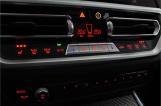 BMW 3 Serie BMW 3-serie Touring 330e M Sport Pano.schuif/Laser LED/Adaptive ophanging/Memory/Head-up/Portimo Blue... - afbeelding nr 23