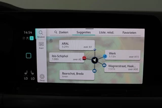 Volkswagen Golf Volkswagen Golf 1.5 TSI Life Business (STOELVERWARMING, NAVIGATIE, ELEKTR STOELEN, DIGITAAL DASHBOARD, PARKEERSENSOREN, NL-AUTO) - afbeelding nr 19