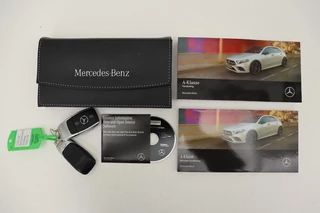 Mercedes-Benz A-Klasse Mercedes-Benz A-klasse 250e AMG Night | Stoelverwarming | Carplay |  Widescreen | Sfeerverlichting | Camera | Leder/Alcantara | Navigatie | Full LED - afbeelding nr 12
