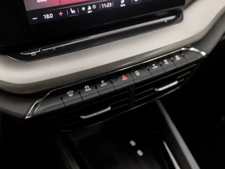 Škoda Octavia Automaat (APPLE CARPLAY, GROOT NAVI, VIRTUAL COCKIT, CAMERA, STOELVERWARMING, SPORTSTOELEN, LED KOPLAMPEN, CRUISE, PARKEERSENSOREN, NIEUWE APK, NIEUWSTAAT) - afbeelding nr 10