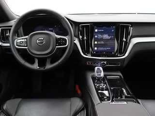 Volvo V60 Volvo V60 T6 PLUG-IN HYBRID PLUS DARK SCHUIFDAK 360GR CAM HARMAN KARDON - afbeelding nr 28