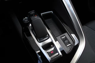 Peugeot 3008 Peugeot 3008 1.6 HYbrid 225 Allure | Navigatie | Led | Bluetooth | Camera | All-Season - afbeelding nr 24