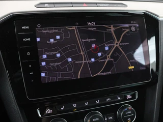 Volkswagen Passat Volkswagen Passat 1.4 TSI R Line | Trekhaak | 360 camera |  Stoelverwarming | Leder/Alcantara | Carplay | Adaptive cruise | Navigatie | Full LED | Virtual Cockpit - afbeelding nr 17