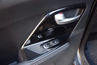 Kia e-Niro Kia e-Niro ExecutiveLine 64 kWh | Stoelverwarming/koeling | Elektrisch verstelb. bestuurdersstoel met geheugen | Draadloze telefoonlader | - afbeelding nr 16