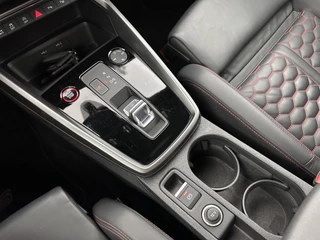 Audi RS3 Audi RS3 Sportback 2.5 TFSI quattro Aut. *PANO | HEAD-UP | MATRIX-LED | FULL-LED | ADAPTIVE-CRUISE | BLIND-SPOT | MEMORY-PACK | KEYLESS | SPORT-SEATS | CAMERA | DIGI-COCKPIT | AMBIENT-LIGHT | 19''ALU* - afbeelding nr 17