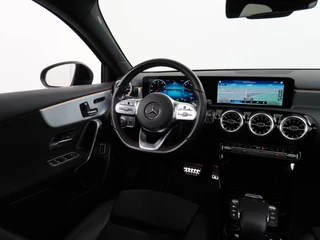 Mercedes-Benz A-Klasse Mercedes-Benz A-Klasse 250e AMG // Panoramadak // Memory // Trekhaak // Keyless // Carplay // Sfeerverlichting // MultiBeam LED // Night Pakket // Augmented Reality - afbeelding nr 16