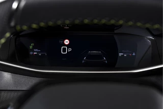 Peugeot 2008 Peugeot 2008 1.2 PureTech 130 PK GT - Automaat | Dig. Cockpit | Adapt. Cruise | Elek. stoel | Stoelverw. | PDC | Camera | NAV + App. Connect | ECC | LM 17