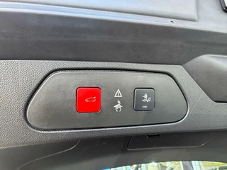 Opel Grandland X Opel Grandland X 1.2 Turbo Business Executive | Trekhaak | Navi | Cruise control | Camera | - afbeelding nr 30