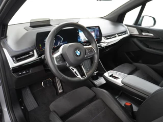 BMW 2 Serie BMW 2-serie Active Tourer 220i M-Sport HARMAN KARDON AUDIO| PANO |360 CAMERA | MEMORY SEAT - afbeelding nr 17