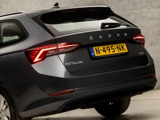 Škoda Octavia Automaat (APPLE CARPLAY, GROOT NAVI, VIRTUAL COCKIT, CAMERA, STOELVERWARMING, SPORTSTOELEN, LED KOPLAMPEN, CRUISE, PARKEERSENSOREN, NIEUWE APK, NIEUWSTAAT) - afbeelding nr 12