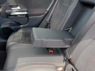 Mercedes-Benz B-Klasse Mercedes-Benz B-Klasse 180 136pk Automaat Launch Edition Premium Plus AMG-Line | Navi | Clima | Cruise | Led Matrix | Keyless Entry | Panorama Schuifdak | Pdc V+A+Assist+Camera | Privacy Glass | 19''lm - afbeelding nr 29