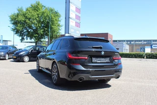 BMW 3 Serie BMW 3-Serie Touring (g21) 330e 292pk Aut Hybrid M-Sport Business Edition Plus | PanoramaDak | Trekhaak wegklapbaar | 360° Camera  | Nwpr €72.000,- | - afbeelding nr 24