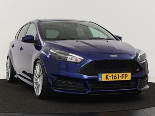 Ford Focus Ford Focus 2.0 ST-3 | Stoel & stuurverwarming |  Recaro sportstoelen | Xenon | Bluetooth | Climate control | Half leder | Cruise control - afbeelding nr 28