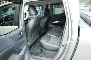 Nissan Navara Nissan Navara 2.3 DCI DUBBEL CABINE N-GUARD A/T 5 SITZ 4WD VAN - afbeelding nr 9