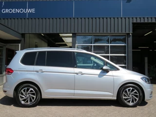 Volkswagen Touran Volkswagen Touran 1.2 TSI CON. SERIES ,,SOUND'' / Camera / Wegklap.haak / Stoelverwarming / - afbeelding nr 6